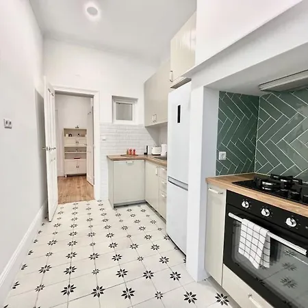 Διαμέρισμα Beautiful Gloria - 120m2 With A/c And Garden Lisboa