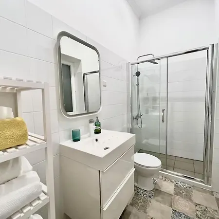 Beautiful Gloria - 120m2 With A/c And Garden Lisbona