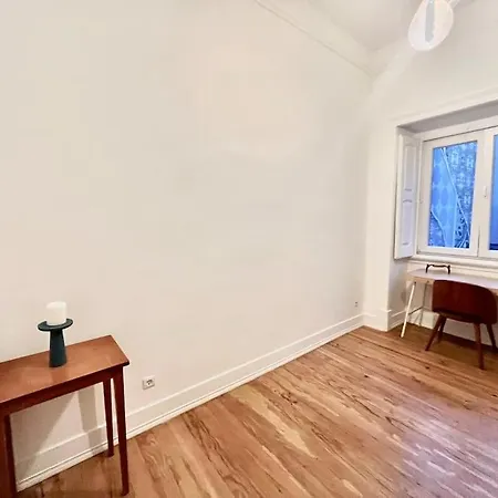 Beautiful Gloria - 120m2 With A/c And Garden Appartement Lissabon